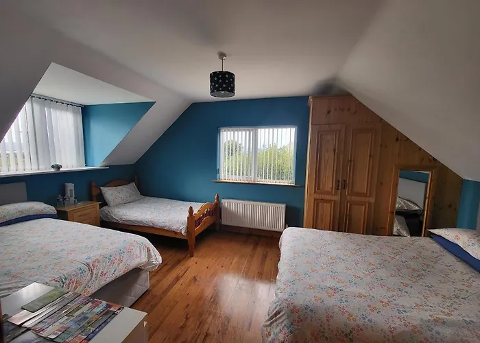 Castleview Homestay *